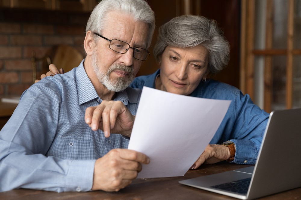 Globe Life Insurance Review 2021 - LifeInsuranceForSeniors.com